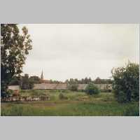 111-1452 Wehlau 1997, Pflegeanstalt Allenberg mit Kirche und Wasserturm.jpg